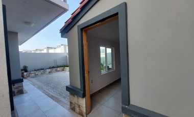 Moderna Casa en Fraccionamiento Privado en Rosarito con Vista al Mar