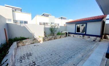Moderna Casa en Fraccionamiento Privado en Rosarito con Vista al Mar