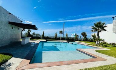Moderna Casa en Fraccionamiento Privado en Rosarito con Vista al Mar