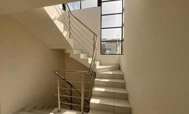 Moderna Casa en Fraccionamiento Privado en Rosarito con Vista al Mar