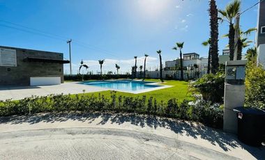 Moderna Casa en Fraccionamiento Privado en Rosarito con Vista al Mar
