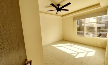 Moderna Casa en Fraccionamiento Privado en Rosarito con Vista al Mar