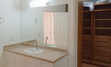 Casa en renta o venta en Los Robles, Lerma, Edo de México