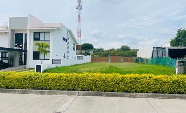 Terreno Urbano en Paraíso Country Club, Emiliano Zapata, Morelos CAEN-1075-Tu*