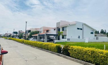 Terreno Urbano en Paraíso Country Club, Emiliano Zapata, Morelos CAEN-1075-Tu*