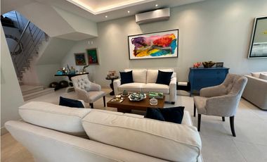 SEA CONFIABLE VENDE CASA EN THE GROVE SANTA MARIA