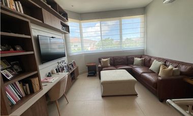 SEA CONFIABLE VENDE CASA EN THE GROVE SANTA MARIA