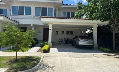 SEA CONFIABLE VENDE CASA EN THE GROVE SANTA MARIA