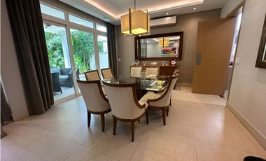 SEA CONFIABLE VENDE CASA EN THE GROVE SANTA MARIA