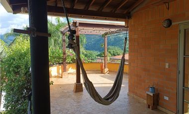 Casa Campestre, Venta o permuta  San Jerónimo Antioquia en Condominio