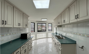 VENTA DE CASA DE 3 NIVELES  EN DOS MARES, BETHANIA (6)