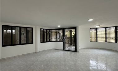 VENTA DE CASA DE 3 NIVELES  EN DOS MARES, BETHANIA (6)