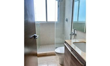 APARTAMENTO EN ALQUILER EN  PH THE REGENT CON VISTA AL MAR