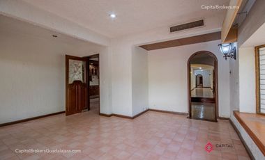 Magnifica casa en venta a Remodelar en Colonia  las Fuentes