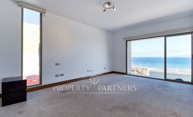 Exclusiva casa mediterránea, con piscina y vista panorámica a la costa, arquitecto Marcelo Rossi