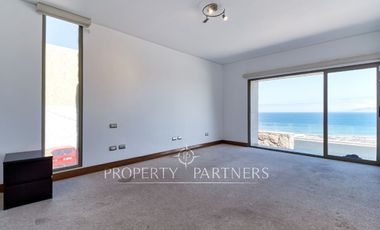 Exclusiva casa mediterránea, con piscina y vista panorámica a la costa, arquitecto Marcelo Rossi