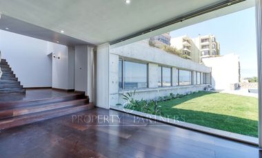 Exclusiva casa mediterránea, con piscina y vista panorámica a la costa, arquitecto Marcelo Rossi