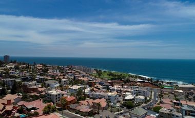Exclusiva casa mediterránea, con piscina y vista panorámica a la costa, arquitecto Marcelo Rossi