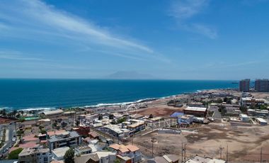 Exclusiva casa mediterránea, con piscina y vista panorámica a la costa, arquitecto Marcelo Rossi