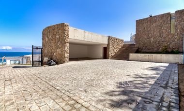 Exclusiva casa mediterránea, con piscina y vista panorámica a la costa, arquitecto Marcelo Rossi
