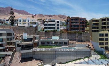 Exclusiva casa mediterránea, con piscina y vista panorámica a la costa, arquitecto Marcelo Rossi