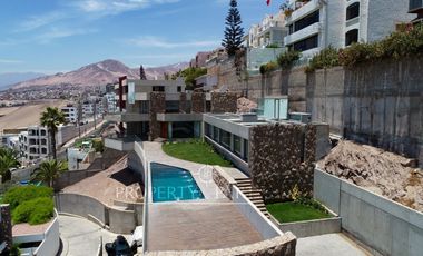 Exclusiva casa mediterránea, con piscina y vista panorámica a la costa, arquitecto Marcelo Rossi
