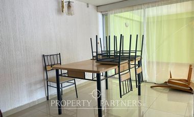 Casa amoblada de 6 Dormitorios en Villa Los Algarrobos
