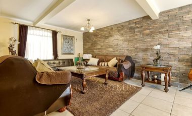 Casa en Jardines del Sur con Piscina y Excelente Ubicación.