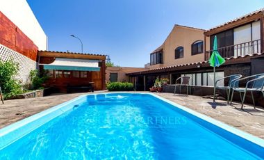 Casa en Jardines del Sur con Piscina y Excelente Ubicación.