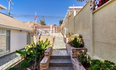 Gran casa de 5 dormitorios en Sector Jardines del Sur