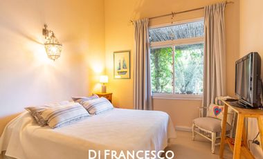 Venta - Casa de  3 ambientes en Pinamar - Barrio Náyades