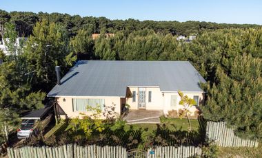 Venta - Casa de  3 ambientes en Pinamar - Barrio Náyades