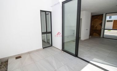Casa en venta por Mariano Otero, Zapopan Jalisco.