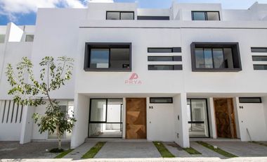 Casa en venta por Mariano Otero, Zapopan Jalisco.