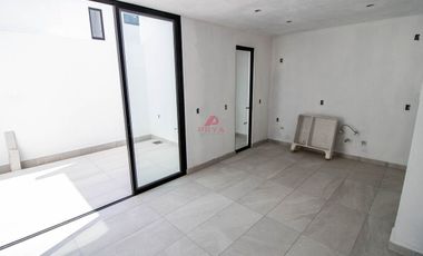 Casa en venta por Mariano Otero, Zapopan Jalisco.