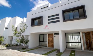 Casa en venta por Mariano Otero, Zapopan Jalisco.