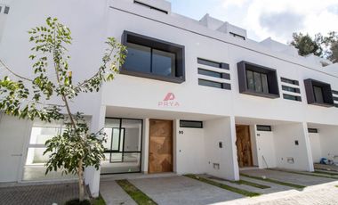 Casa en venta por Mariano Otero, Zapopan Jalisco.