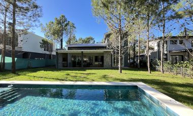Casa en Venta - Barrio Marítimo IV Lote 37 - Costa Esmeralda - Playa - Dos plantas