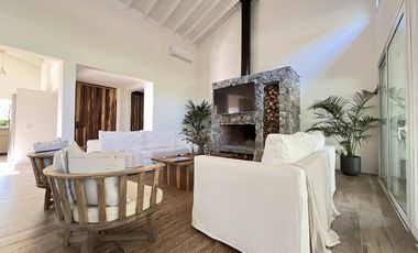 Casa en Venta - Barrio Marítimo IV Lote 37 - Costa Esmeralda - Playa - Dos plantas