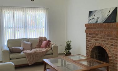 Casa en alquiler de temporada en  Echeverria Del Lago