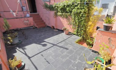 Morón 3918: casa lote propio de 7amb.   2 patios   terraza
