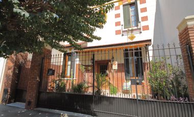 Morón 3918: casa lote propio de 7amb.   2 patios   terraza