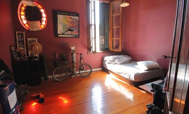 Morón 3918: casa lote propio de 7amb.   2 patios   terraza
