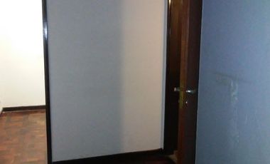 Alquiler de oficina de 50 m2 en Montserrat
