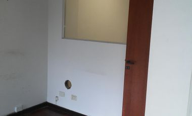 Alquiler de oficina de 50 m2 en Montserrat