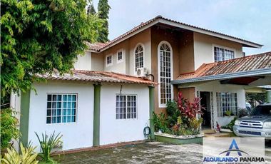 Alquilo preciosa casa amueblada en San Carlitos, con opcion a compra!