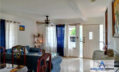 Alquilo preciosa casa amueblada en San Carlitos, con opcion a compra!