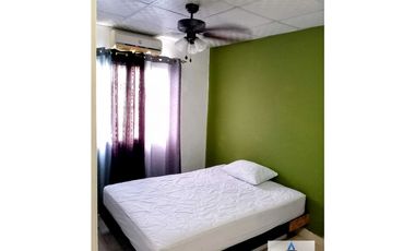 Alquilo preciosa casa amueblada en San Carlitos, con opcion a compra!