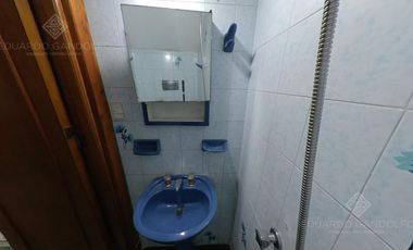 Excelente Inmueble de 3 plantas - Vta. Directa - Apto Crédito