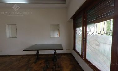 Excelente Inmueble de 3 plantas - Vta. Directa - Apto Crédito